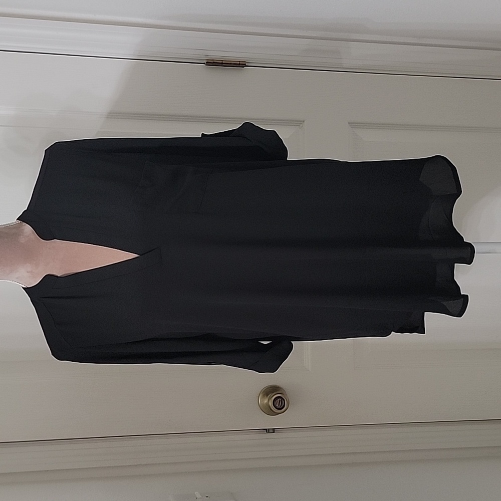 Lush Black V-Neck Long Sleeve Tunic Blouse